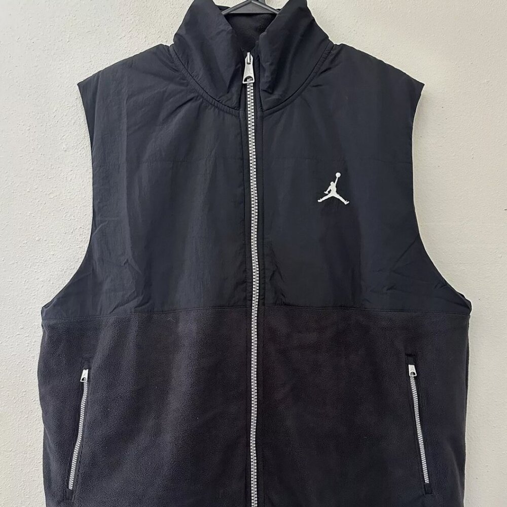 Nike | Air Jordan Essentials Winter Vest Black Mens | Size Small